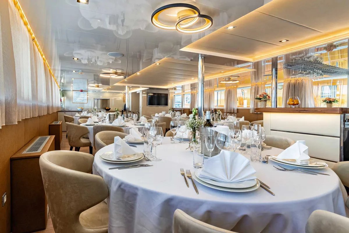 Salon of Suzana, a Gulet Luxury Motor Yacht motor yacht at Dubrovnik, Croatia
