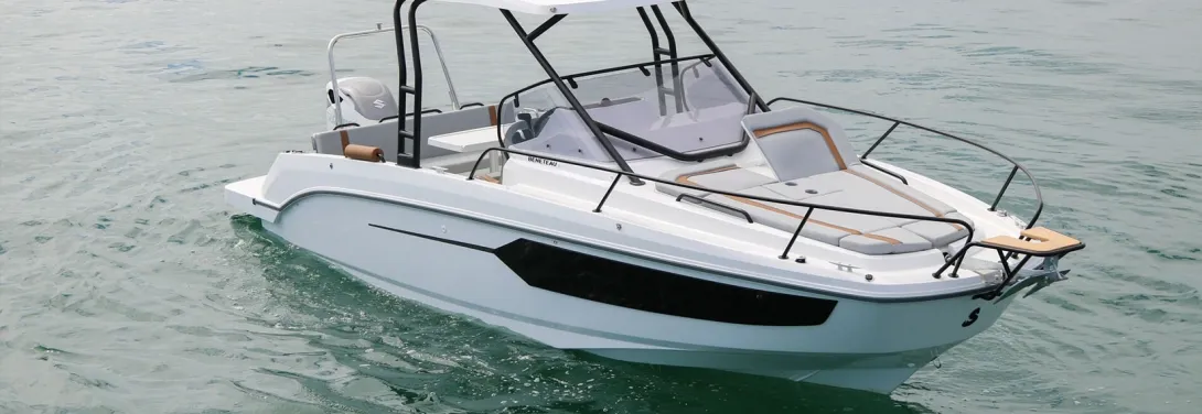 Exterior view of Beneteau Flyer 8 SUNdeck, a motorboat at Punat, Croatia