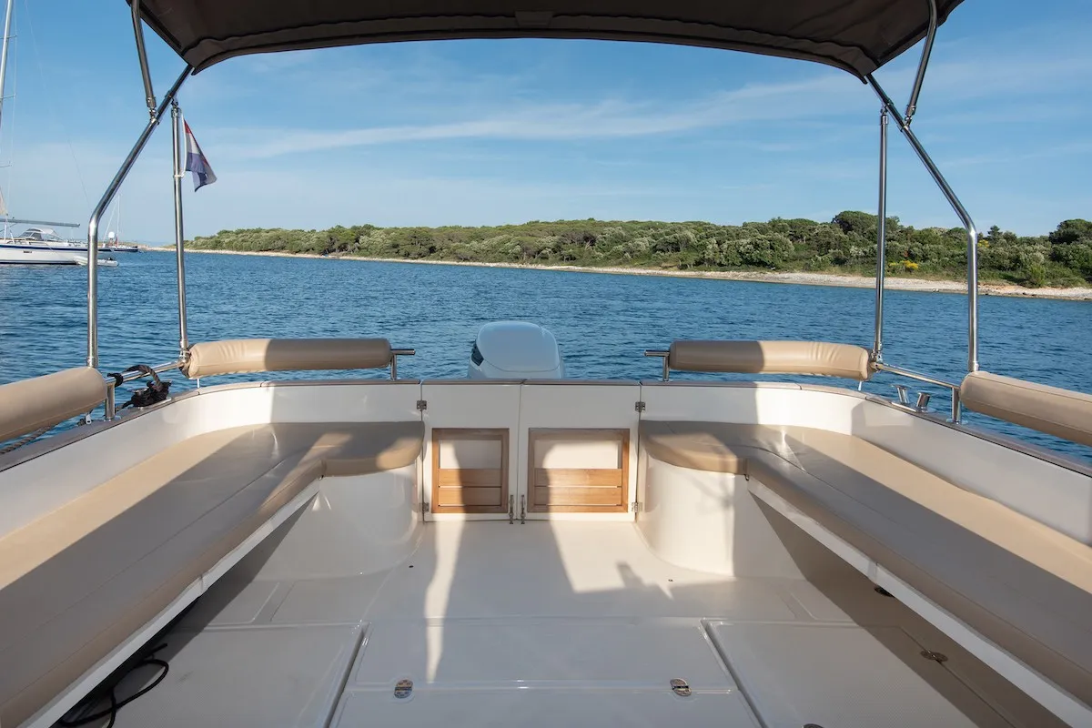 Exterior view of H8, a Leidi 800R motorboat at Grad Pula, Croatia
