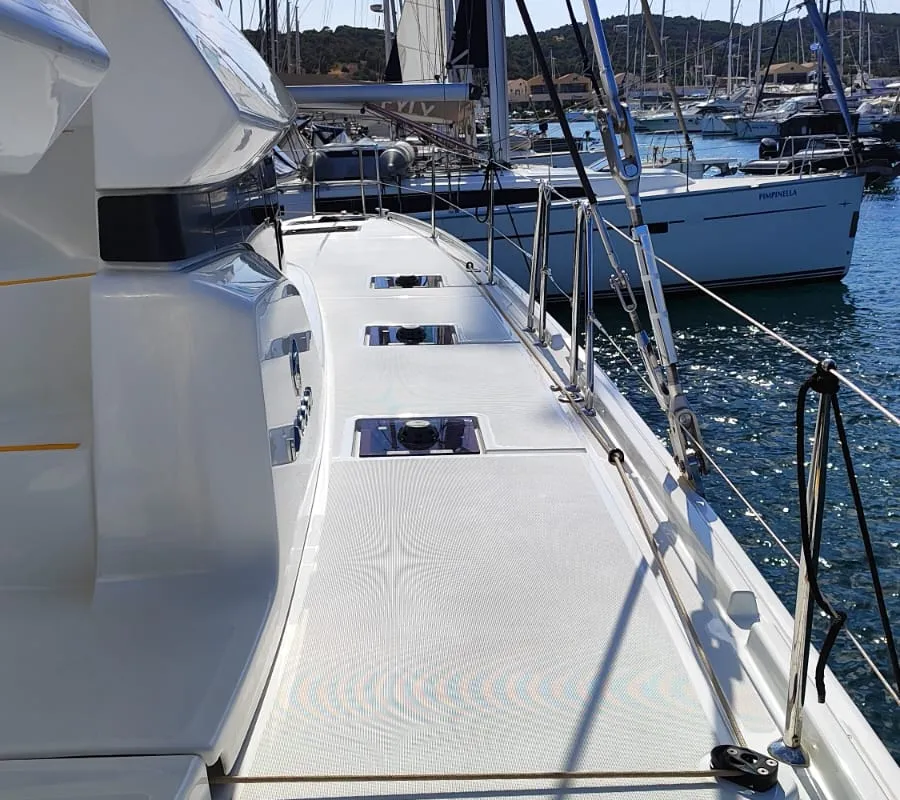 Naf, a Lagoon 51 catamaran at Lavrion, Greece