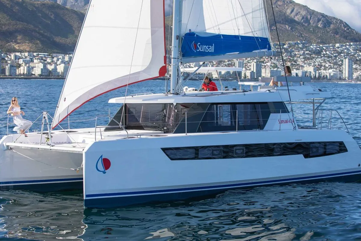 Exterior view of Sunsail 424/4/4 Premium, a Gulet Sunsail 424 catamaran at Općina Marina, Croatia