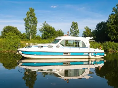 Cruiser Comfort 8/10 Pers., a Nicols Sedan 1160 motorboat at Saverne, France