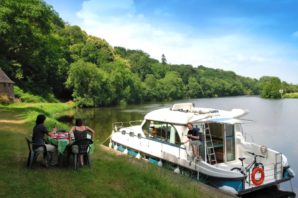 Cruiser Comfort 8/10 Pers., a Nicols Sedan 1160 motorboat at Saverne, France