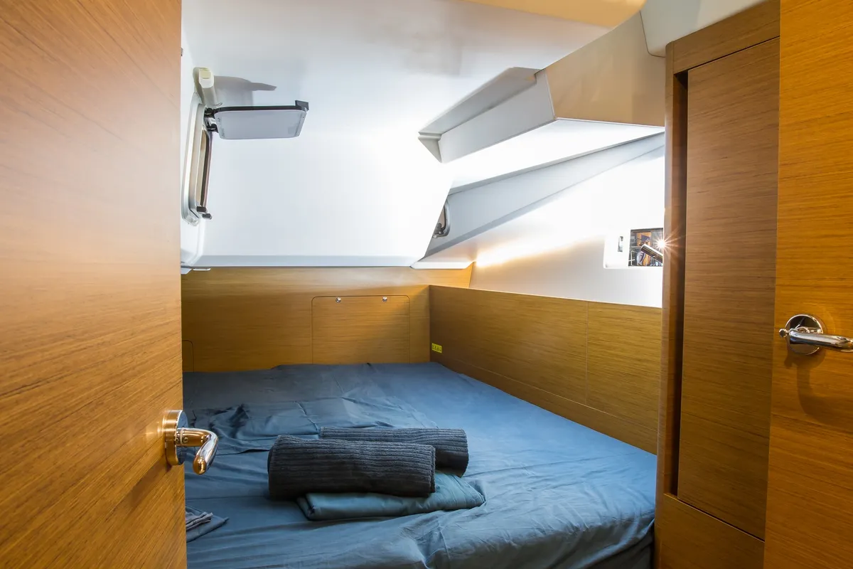 Cabin on Wanderlust, a Jeanneau Sun Odyssey 490 sailboat at Athens, Greece