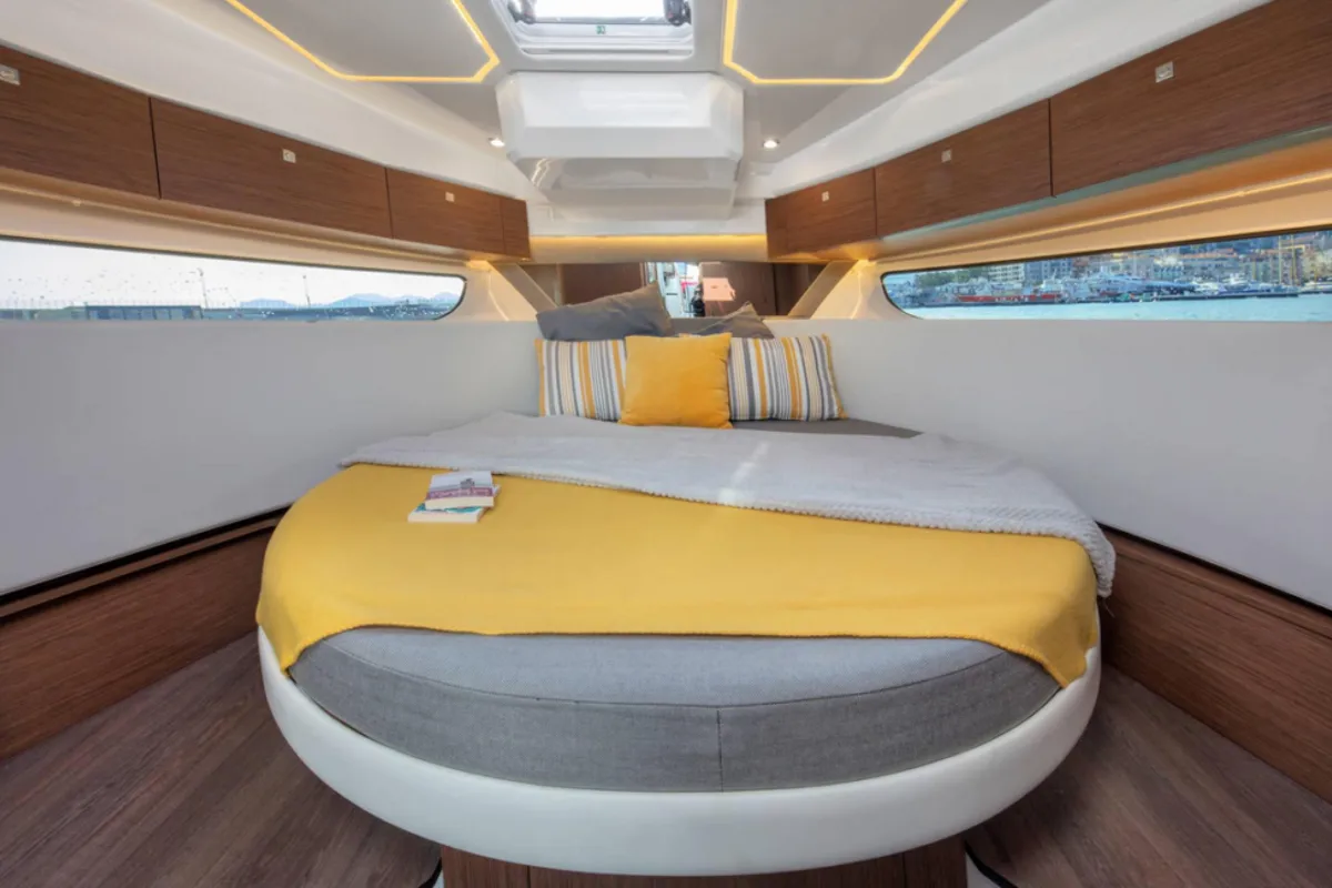 Cabin on Dusar, a Jeanneau Merry Fisher 1095 motorboat at Cannigione, Italy