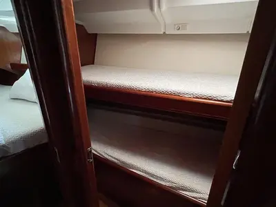 Cabin on Jazz and Blues, a Beneteau Oceanis 423 sailboat at Nettuno, Italy
