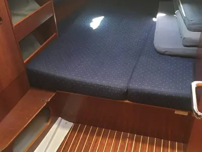 Cabin on Jazz and Blues, a Beneteau Oceanis 423 sailboat at Nettuno, Italy