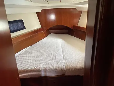 Cabin on Jazz and Blues, a Beneteau Oceanis 423 sailboat at Nettuno, Italy
