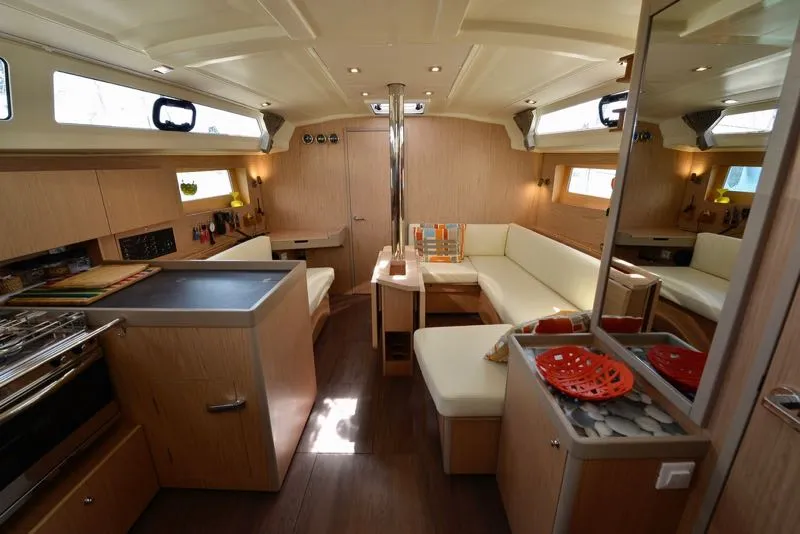 Salon of Tenuta delle Ripalte, a Beneteau Oceanis 41.1 sailboat at Cecina, Italy