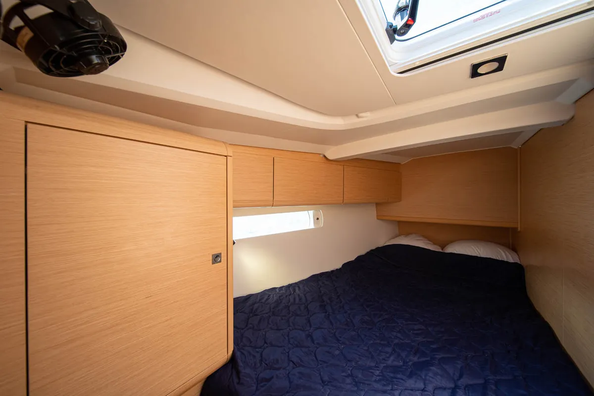 Cabin on Aethra, a Jeanneau Sun Odyssey 519 sailboat at Athens, Greece