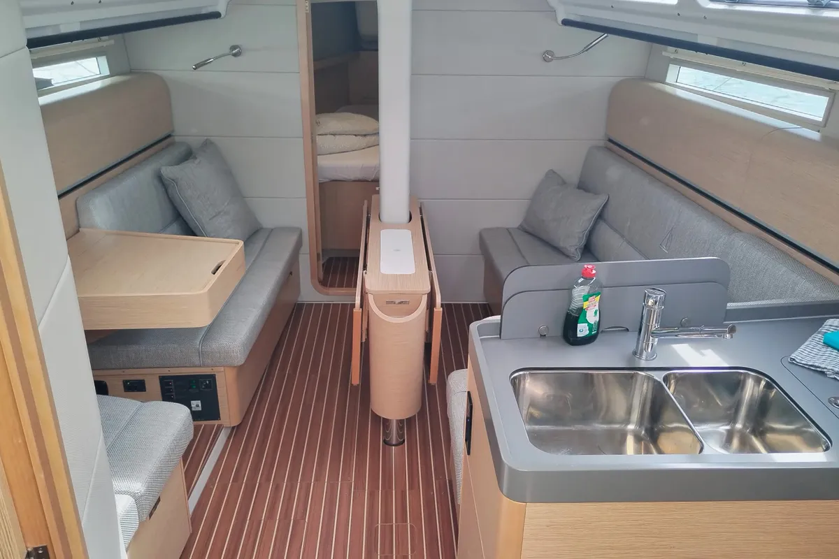 Salon of Aurélie, a Dehler 38 SQ sailboat at Punat, Croatia