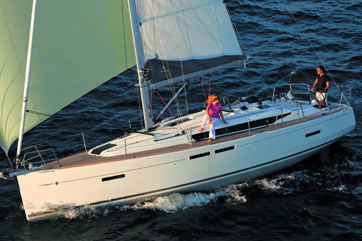 Exterior view of Sunsail 41.1 Classic, a Beneteau Oceanis 411 sailboat at Cannigione, Italy