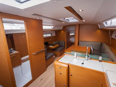 Salon of Sunsail 41.1 Classic, a Beneteau Oceanis 411 sailboat at Cannigione, Italy