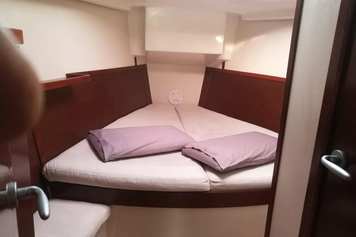 Cabin on Sensei, a Hanse 400e sailboat at Puntone di Scarlino, Italy