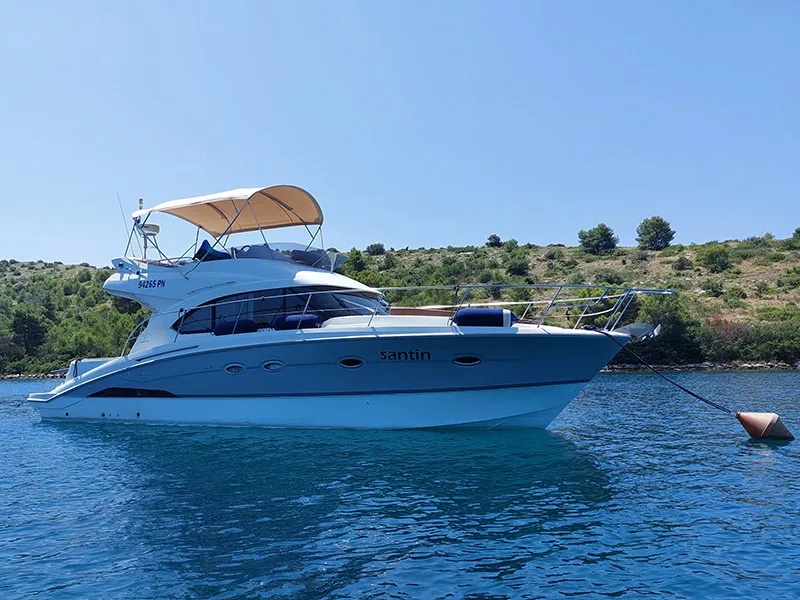 Santin, a Beneteau Antares 42 Fly motor yacht at Punat, Croatia