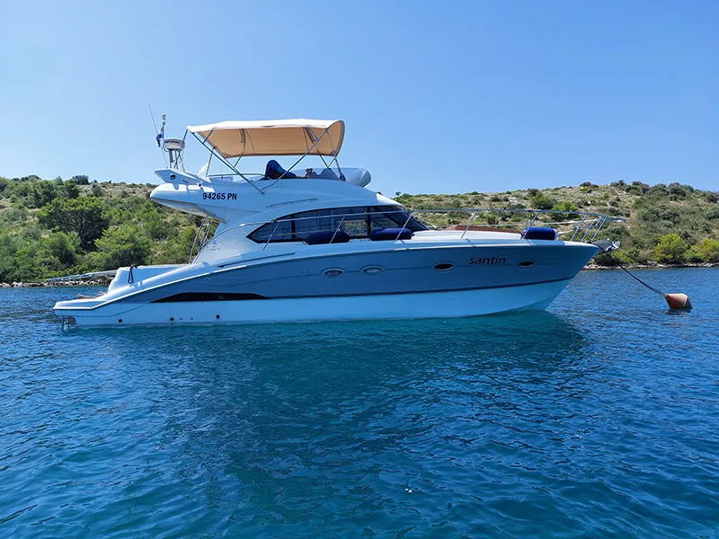 Santin, a Beneteau Antares 42 Fly motor yacht at Punat, Croatia