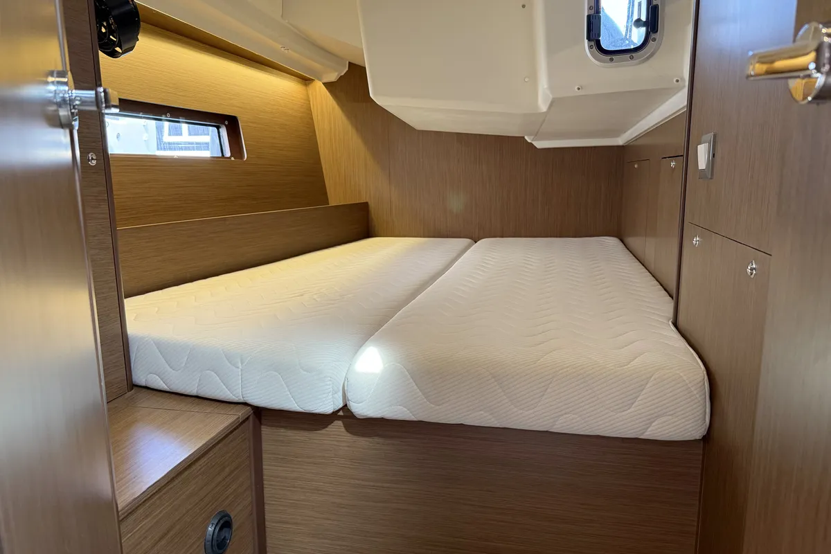 Cabin on Hannah, a Beneteau Oceanis 40.1 sailboat at Punat, Croatia