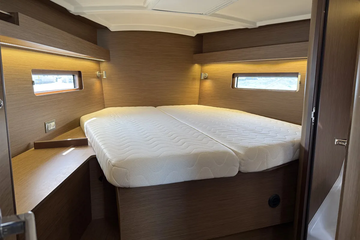 Cabin on Hannah, a Beneteau Oceanis 40.1 sailboat at Punat, Croatia