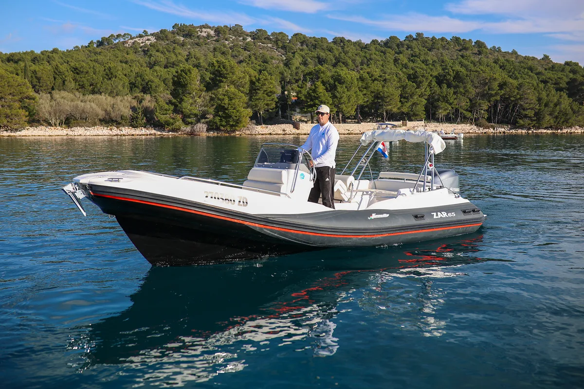 Exterior view of no name, a Zar 65 Suite motorboat at Općina Sukošan, Croatia