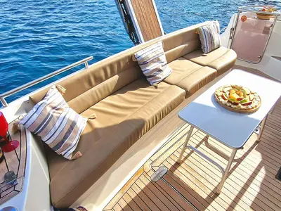 Fairline Boats Fairlane Phantom 43