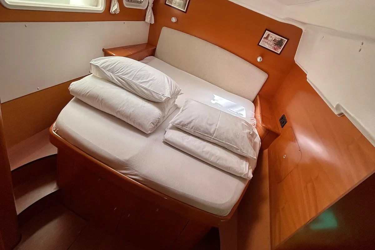 Cabin on Manatee, a Lagoon 440 - 4 cab. catamaran at Vodice, Croatia