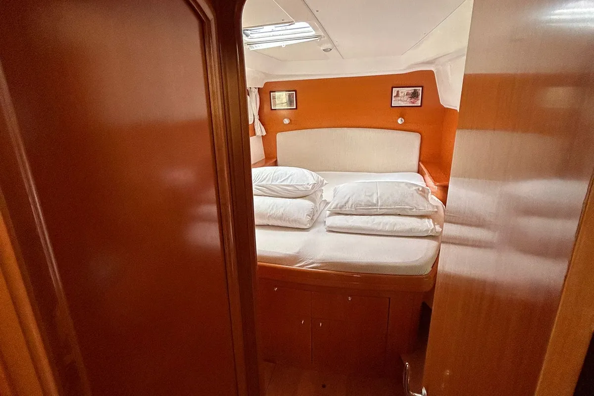 Cabin on Manatee, a Lagoon 440 - 4 cab. catamaran at Vodice, Croatia