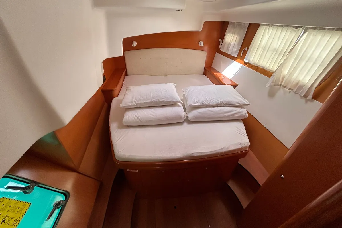 Cabin on Manatee, a Lagoon 440 - 4 cab. catamaran at Vodice, Croatia
