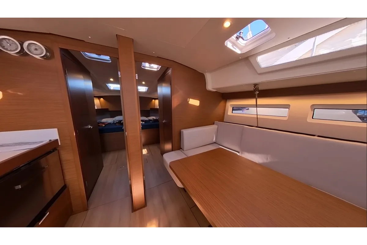 Salon of Vino Blanco, a Jeanneau Sun Odyssey 490 sailboat at El Rosario, Spain