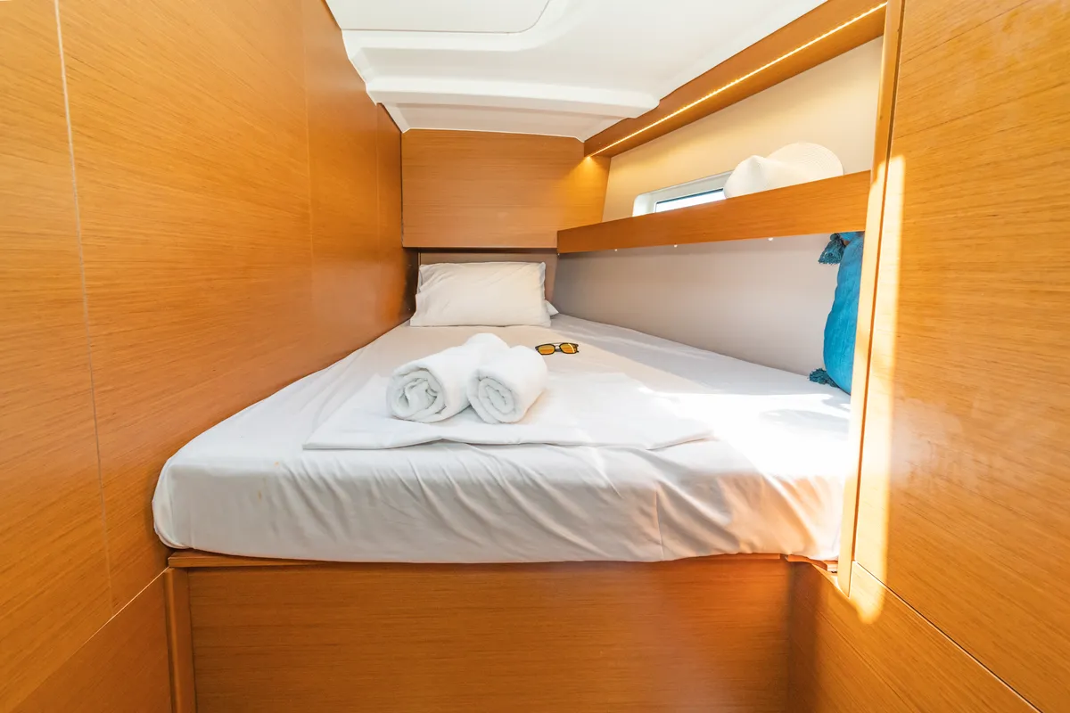 Cabin on Calico Jack, a Jeanneau Sun Odyssey 490 sailboat at Athens, Greece