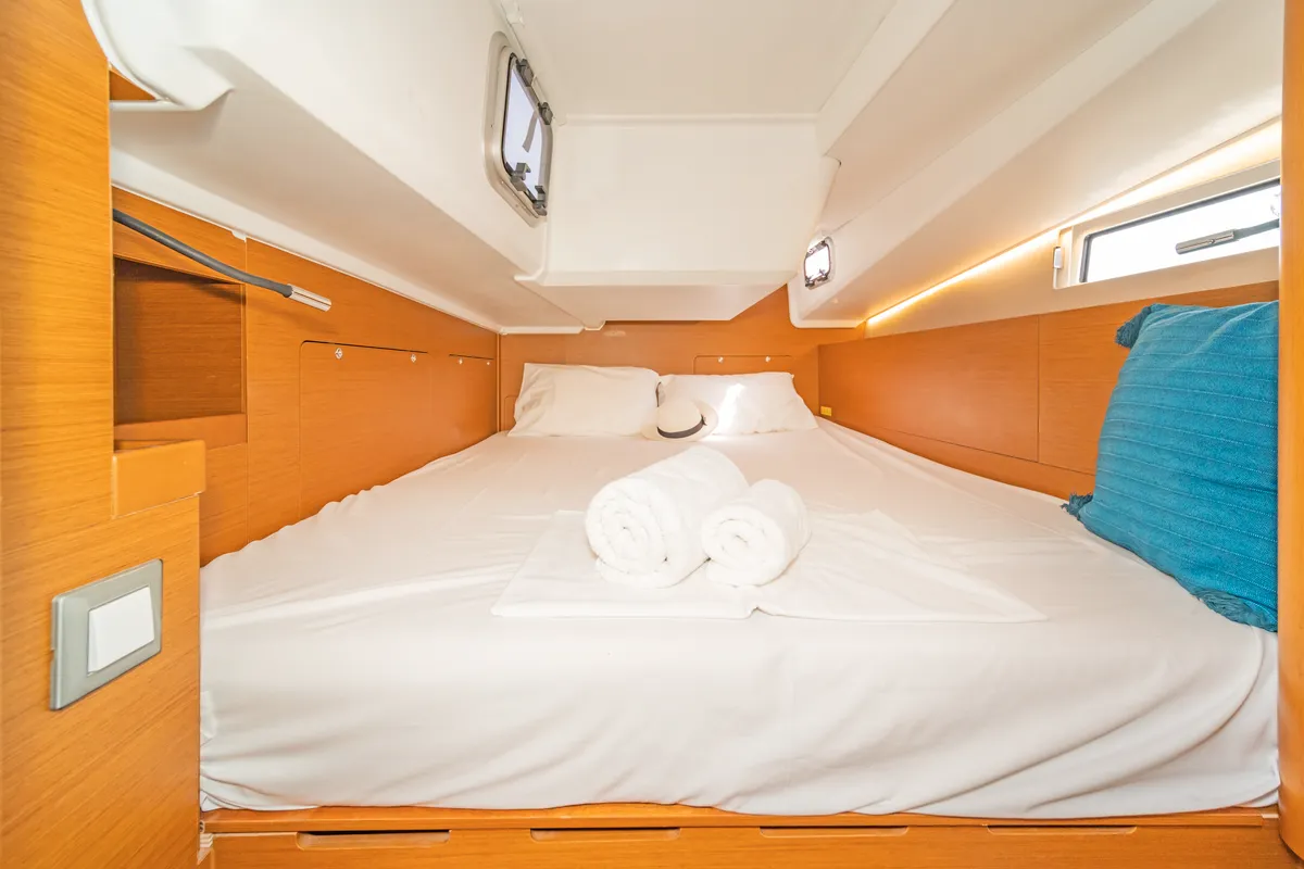Cabin on Calico Jack, a Jeanneau Sun Odyssey 490 sailboat at Athens, Greece