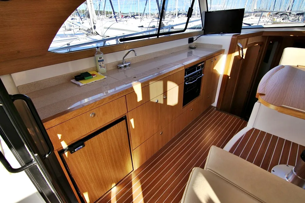 Galley of Iris, a SAS - Vektor Adriana 36 motorboat at Općina Sukošan, Croatia