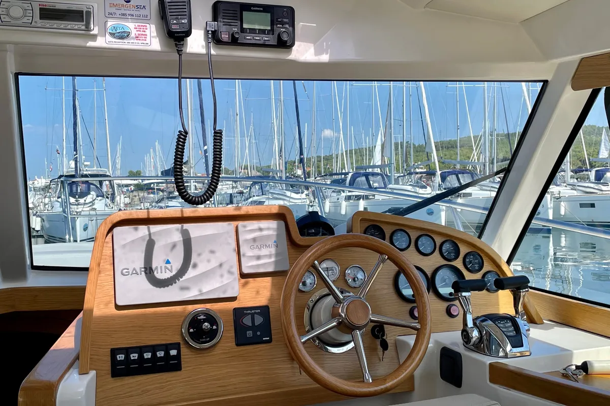 Iris, a SAS - Vektor Adriana 36 motorboat at Općina Sukošan, Croatia