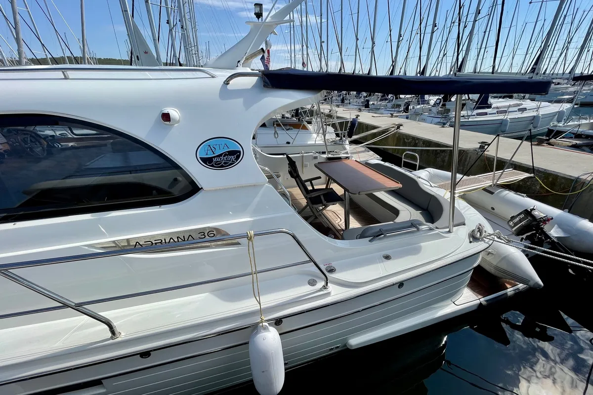 Iris, a SAS - Vektor Adriana 36 motorboat at Općina Sukošan, Croatia