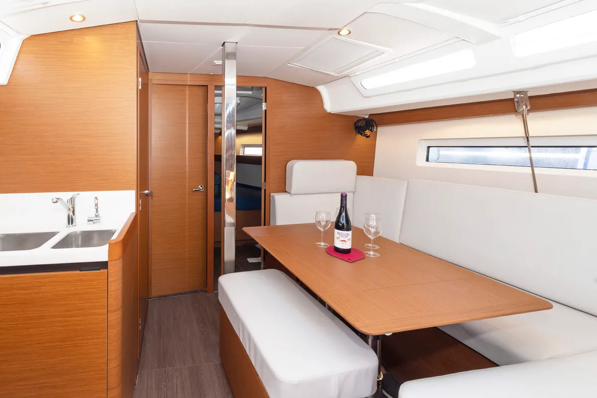 Salon of JoElli, a Jeanneau Sun Odyssey 440 sailboat at Palma de Mallorca, Spain