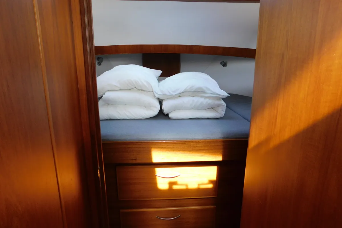 Cabin on Marmeralk, a Delos 1100 Cruiser motorboat at IJsselstein, Netherlands