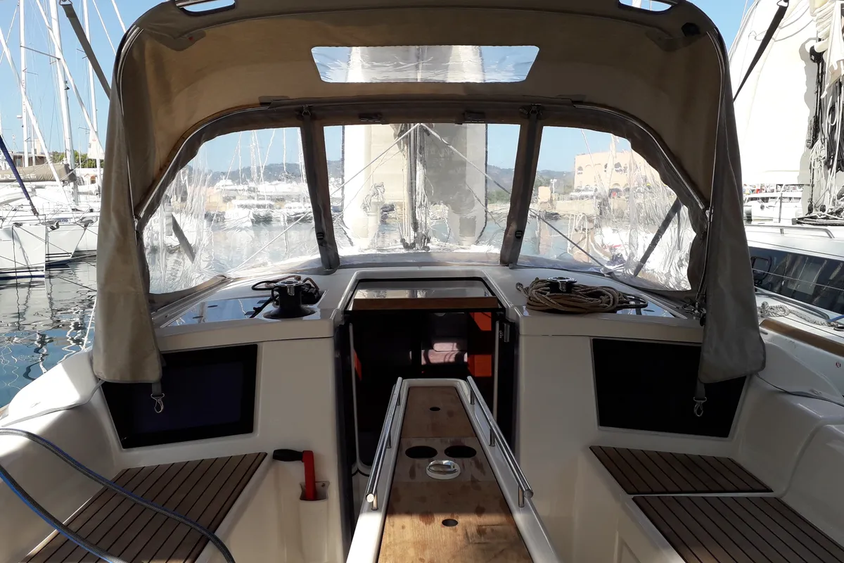 Happy Planet, a Dufour 360 GL sailboat at Tonnarella, Italy
