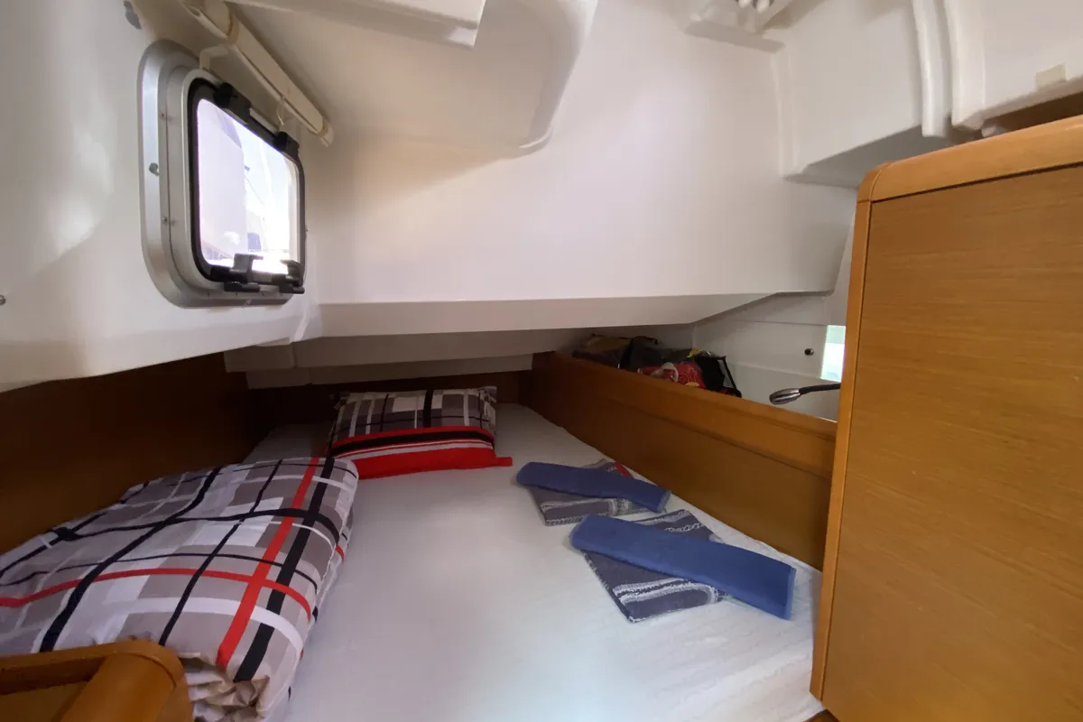 Cabin on Malea, a Jeanneau Sun Odyssey 419 sailboat at Fethiye, Turkey