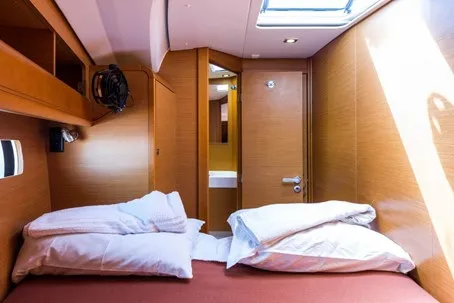 Cabin on Tintabella, a Jeanneau Sun Odyssey 469 sailboat at Athens, Greece
