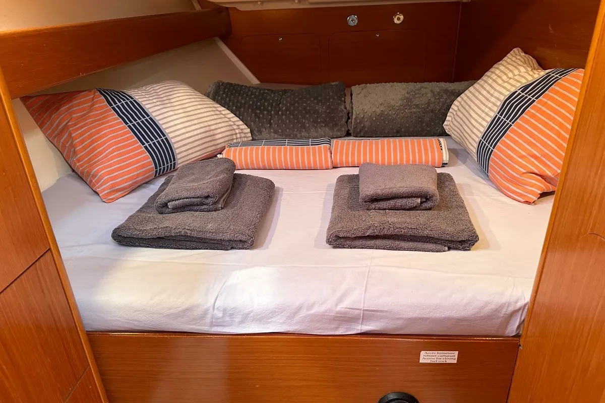 Cabin on Miss Aleyna, a Beneteau Cyclades 39.3 sailboat at Fethiye, Turkey