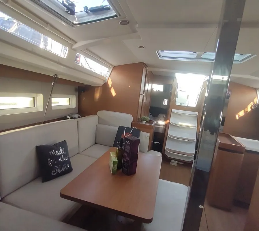 Salon of Habibi, a Jeanneau Sun Odyssey 440 sailboat at Split, Croatia