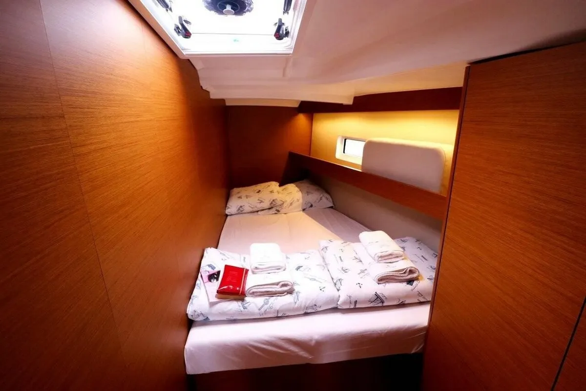 Cabin on Habibi, a Jeanneau Sun Odyssey 440 sailboat at Split, Croatia