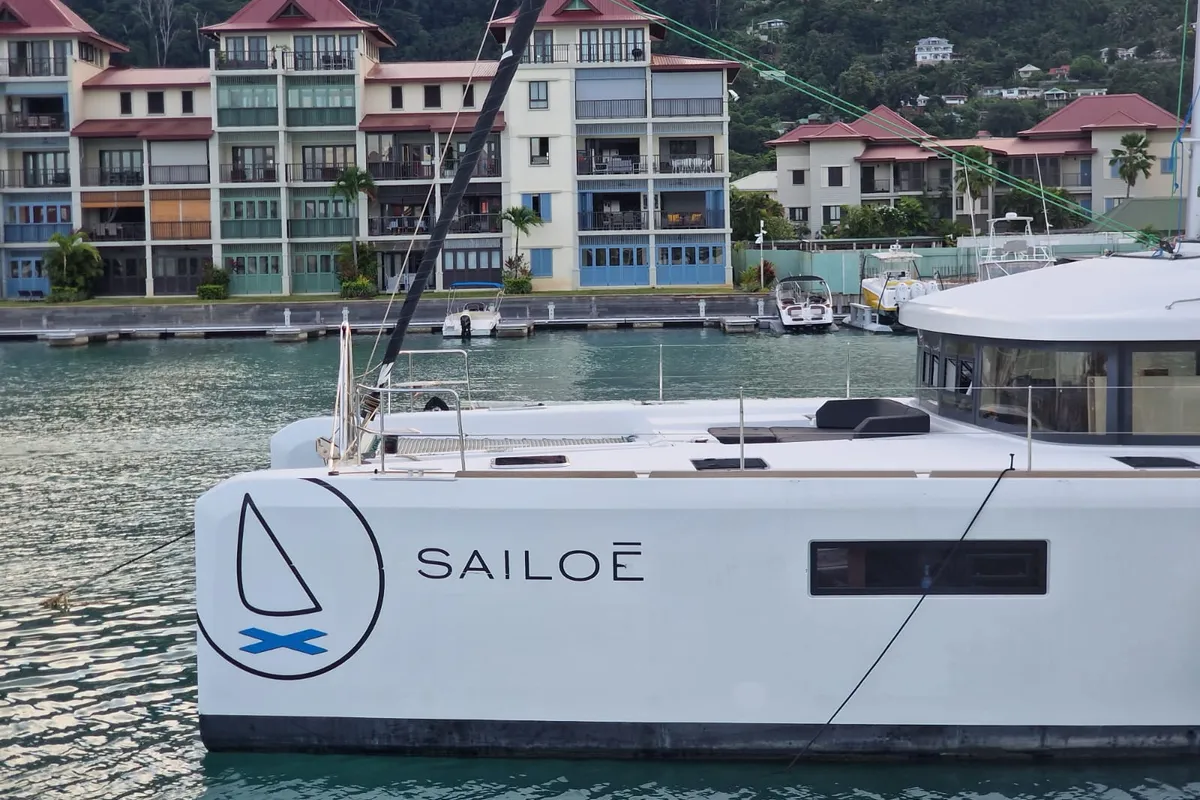 Takamaka, a Lagoon 52 catamaran at Roche Caiman, Seychelles