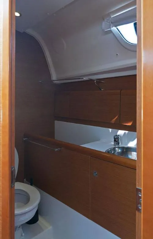 Head on Kiki Kiss, a Jeanneau Sun Odyssey 33i sailboat at Split, Croatia