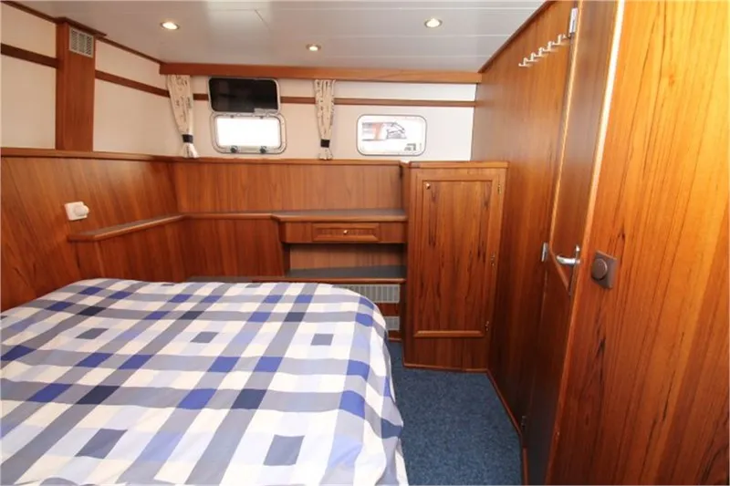 Cabin on Elaine, a De Drait Kotterjacht 10.7 GL motorboat at Woudsend, Netherlands