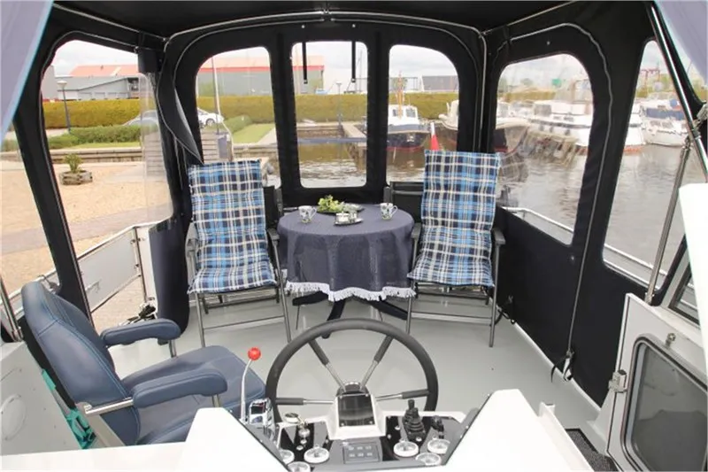 Cockpit of Elaine, a De Drait Kotterjacht 10.7 GL motorboat at Woudsend, Netherlands