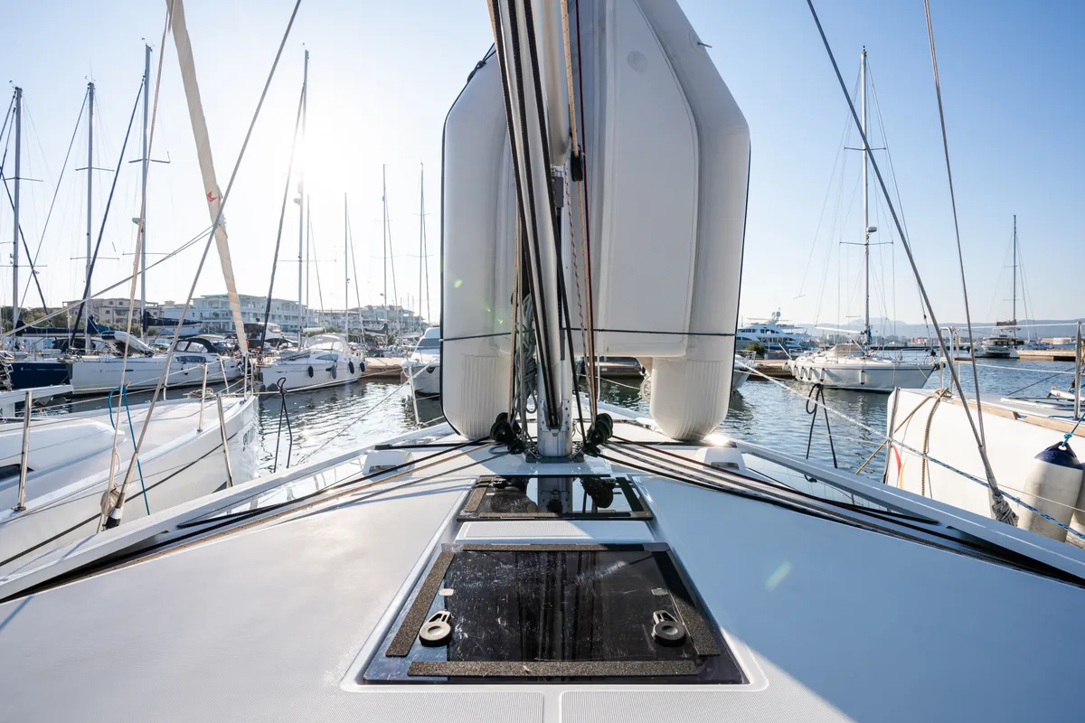 Deck of Persefone - Comfort line, a Beneteau Oceanis 46.1 sailboat at Olbia, Italy