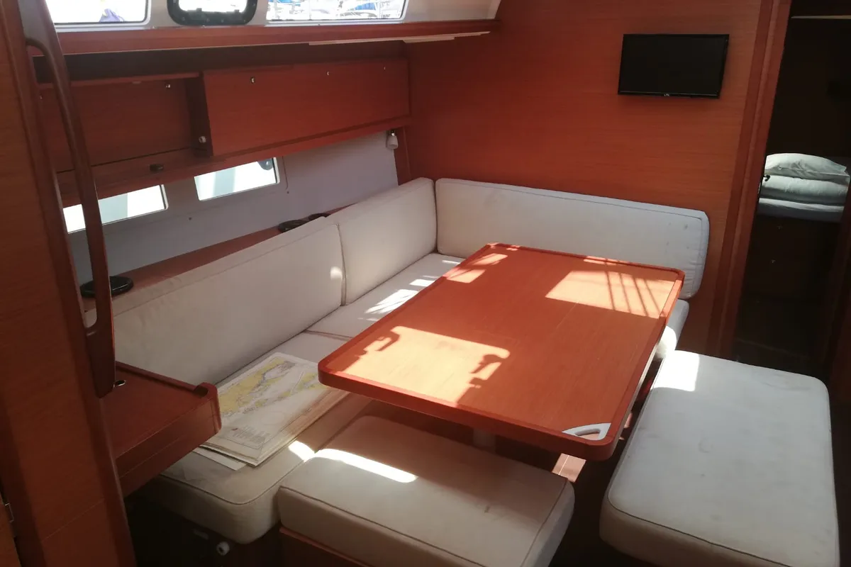 Salon of Arba, a Dufour 460 Grand Large sailboat at Općina Medulin, Croatia