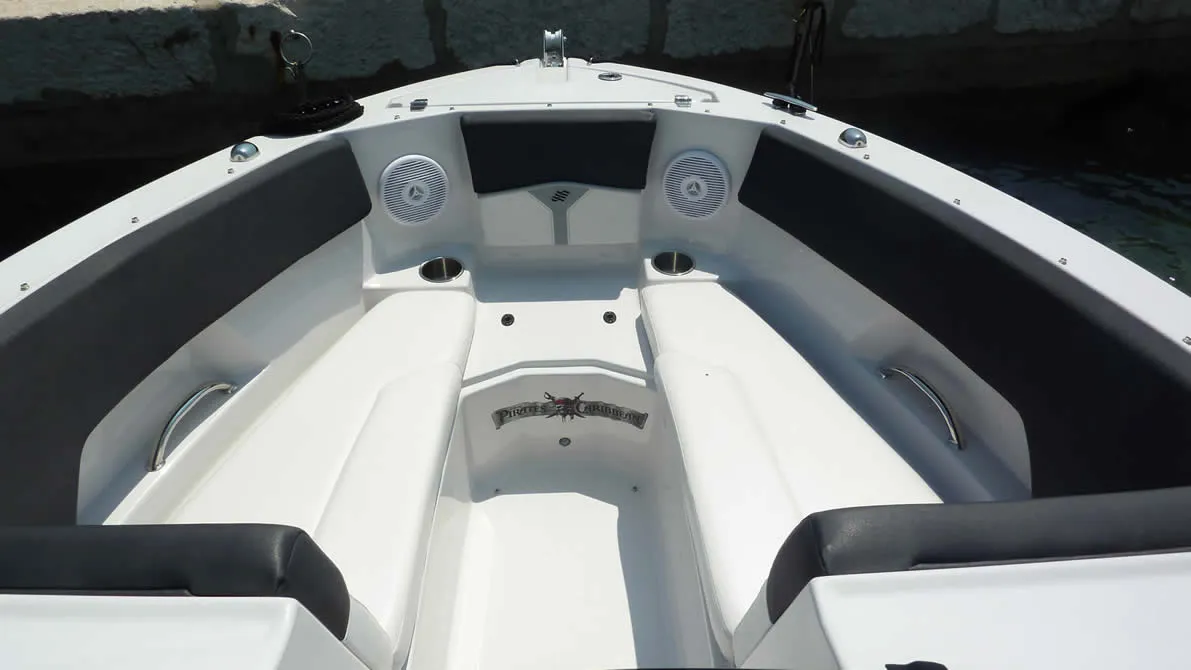 Deck of Black Pearl, a Four Winns H210 motorboat at Tribunj, Croatia