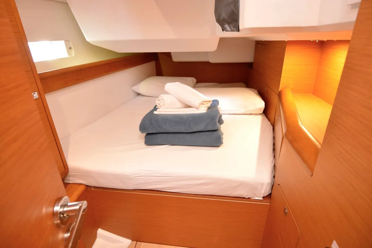 Cabin on Black Kiss, a Jeanneau Sun Odyssey 479 sailboat at Dubrovnik, Croatia