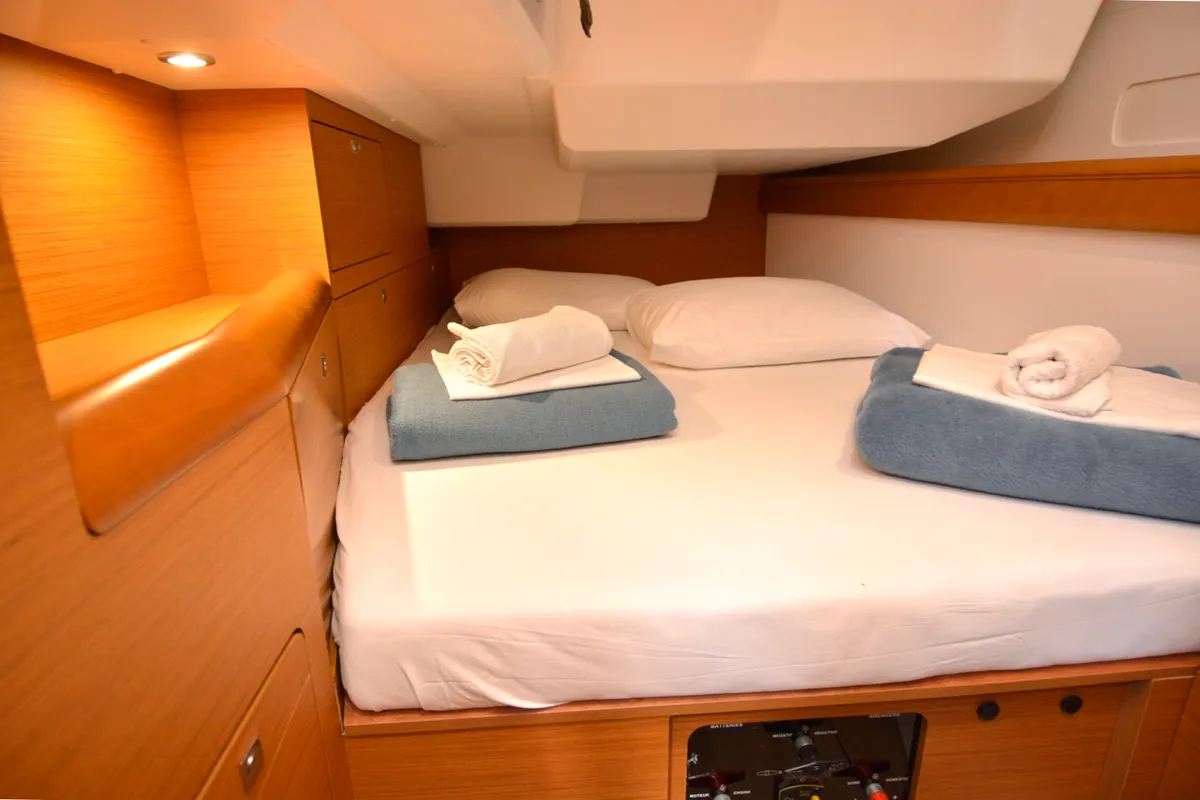 Cabin on Black Kiss, a Jeanneau Sun Odyssey 479 sailboat at Dubrovnik, Croatia